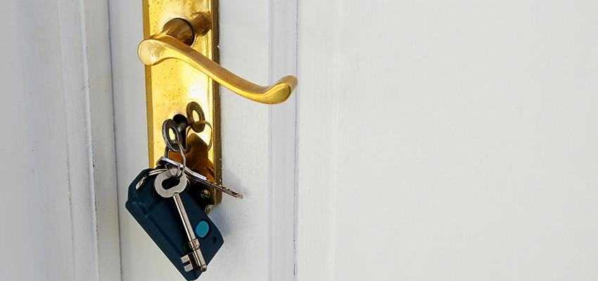 Broken Door Key Extraction in Foothill Farms, CA