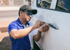 Car Locksmith in Foothill Farms, CA